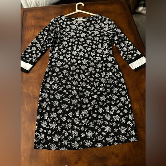 Michael Kors Shift Black Dress White Floral Print Size Small - Picture 4 of 13